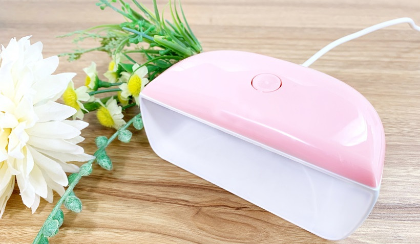 セルフネイルに必要なLEDライトの選び方